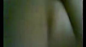 Bhabhi muda memberikan blowjob yang intens 11 min 00 sec