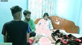 بھارتی بیوی ایک کمرے کا اشتراک کرنے کے بعد اس کے دوست کے ساتھ جنسی تعلق کرنے کے لئے تیار ہو جاتا ہے 3 کم از کم 00 سیکنڈ