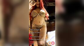 Rivvika Teyze'nin Canlı Seks Videosu - Sıcak Videolar Koleksiyonu 16 dakika 50 saniyelik