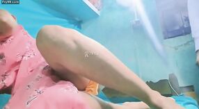 Desi tình nhân gives cô ấy cousin các ultimate niềm vui trong này steamy khiêu dâm video 2 tối thiểu 20 sn