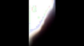 Desi girl filmée en caméra cachée par l'ami du voisin 1 minute 30 sec