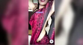 Video bertema tango Asha Singh menampilkan tariannya tanpa bra dan permainan puting susu 3 min 00 sec