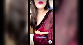 La vidéo sur le thème du tango d'Asha Singh montre sa danse sans soutien-gorge et son jeu de tétons 3 minute 40 sec