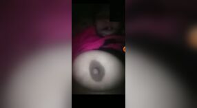 Bhabhi exhibe ses seins et ses organes génitaux sur VKontakte 1 minute 20 sec