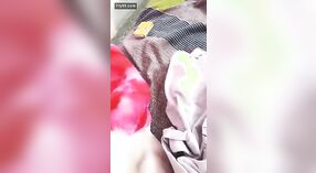 Desi Bhabhi fait une pipe époustouflante et se fait baiser dur 0 minute 0 sec