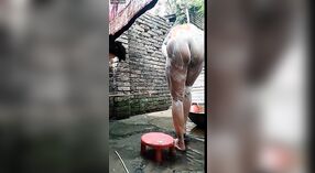 Mahasiswi kuliah indian indulges ing bathing sensual 8 min 30 sec