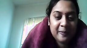 Auntie's live cam show with husband overseas 1 min 30 sec