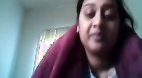 Auntie's live cam show with husband overseas 0 min 30 sec