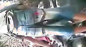 ホットカップルのビデオに縛られているマニプリの隠されたカメラ 4 分 20 秒