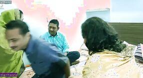 Güzel Hint Bengalce kız kardeşi bu buharlı videoda arkadaşı tarafından sert becerdin alır! 1 dakika 40 saniyelik