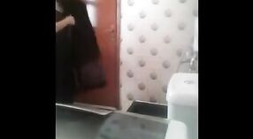 Video MMC Real de un Bhabhi Caliente en Acción 4 mín. 40 sec