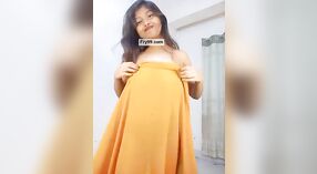 Sexyriya003 ' s prachtige borsten 1 min 00 sec