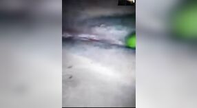 हस्तमैथुन करने के लिए सब्जियों का उपयोग करते हुए चिरावली का घर का बना वीडियो 1 मिन 40 एसईसी