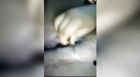 chairavali ' s zelfgemaakte video van haar met behulp van groenten om te masturberen 4 min 40 sec