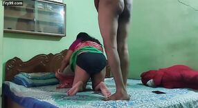 Desi Bhabhi Sensuale Sessuale Encounter è un Must-See 2 min 20 sec