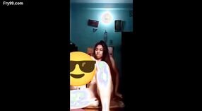 Lesbian desi menikmati waktu bermain yang beruap 3 min 50 sec