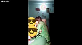 Desi lesbian seneng sawetara akeh uwabe playtime 0 min 0 sec