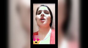 Дези Бхабхи выставляет напоказ свои сиськи и киску в видео ВКонтакте 1 минута 30 сек