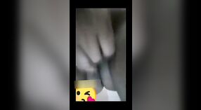 Desi Yenge VKontakte video göğüsleri ve onu kedi havasını 3 dakika 10 saniyelik