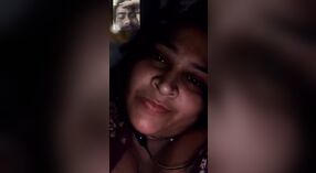 La sensual actuación de Bhabi seguramente te dejará sin aliento 2 mín. 20 sec