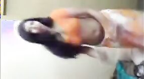 Dança Sensual de Maiexy Bhabhi em Kaari 1 minuto 50 SEC