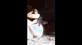 Desi bhabhi được trần truồng và nghịch ngợm 2 tối thiểu 50 sn