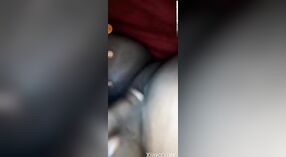 Bhabhi maduro hace alarde de sus curvas 4 mín. 20 sec