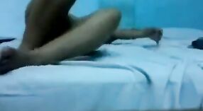 Pasangan amatir njelajah seksualitas ing video sing uap 3 min 20 sec