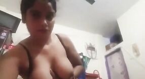 Beaut lan Seksi Bengali Nikah Wong Wadon Nuduhake dheweke sisih Unsatisfied 2 min 40 sec