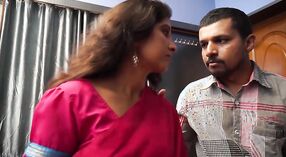 Die leidenschaftliche Liebesgeschichte eines intimen indischen Paares: Eine dampfende Erkundung 1 min 20 s