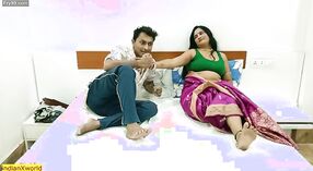 Desi XXX wideo features an niewinny indyjski chłopak indulging w gorący i steamy seks z jego siostra-in-law 0 / min 0 sec