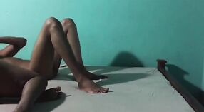 Des épouses srilankaises aux gros culs se livrent à une activité sexuelle dans des films MMC 1 minute 50 sec