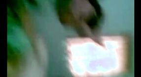 Bhabhi ' s kamergenoot wordt ondeugend in deze stomende video 1 min 30 sec