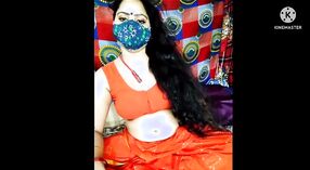 Порно видео с веб-камеры с участием индийской тетушки в Маллу 0 минута 0 сек
