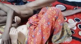 Ruda Desi mama oddaje się ekscytujący seks ze swoim chłopakiem 2 / min 50 sec