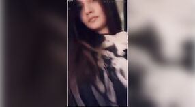 Gadis kulit putih seksi Mehak Rajput dari Pakistan memamerkan payudara besarnya 3 min 50 sec