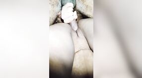 Desi Pornstar在高清中顽皮 3 敏 40 sec