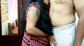 Bhabhi z Indii daje zbliżenie Sex oralny w tym ekscytujący film 0 / min 0 sec