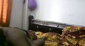 Bengalí bombón se pone abajo y sucio en la webcam 14 mín. 20 sec