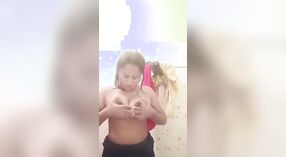 Hardcore Dedilhado ação com um tesão Bangladeshi menina 0 minuto 0 SEC