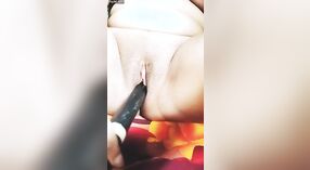পীনস্তনী স্বর্ণকেশী তার গুদ এবং পাছায় একটি কামুক খেলনা সেশন উপভোগ করে 3 মিন 20 সেকেন্ড