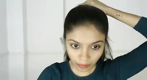 Pertunjukan Kamera Sensual Bibi Sarla 12 min 00 sec