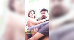 Bonito Desi casal pego fazendo sexo no ar 5 minuto 50 SEC