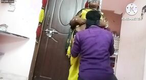 Vídeo pornográfico Desi apresenta domador de mulheres a derramar mel no umbigo, a lamber e a fazer sexo 0 minuto 0 SEC