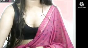 Befriedigen Sie Ihr Verlangen nach der sexy Figur von Sari Wali bhabhi 0 min 0 s