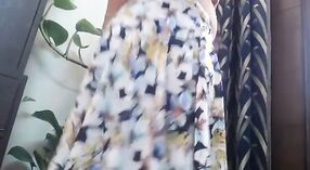 Indiase Huisvrouw shows af haar groot borsten op webcam 2 min 20 sec