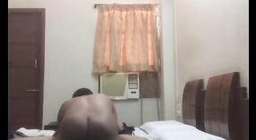 Un couple de Bhopal se livre à des relations sexuelles passionnées dans la chambre 6 minute 20 sec