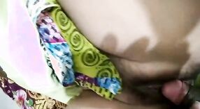మెయిడ్ ఇండియన్ పోర్న్ వీడియోలో ఆమె మాస్టర్ చేత కొట్టబడుతుంది 1 మిన్ 50 సెకను