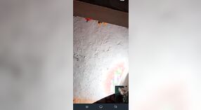 Desi cpl wordt betaald om te pronken met haar fucking skills op Videochat 5 min 20 sec
