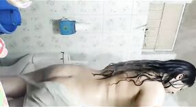 Pakistani girl Amna Khan enjoys a shower with her lover 4 min 20 sec